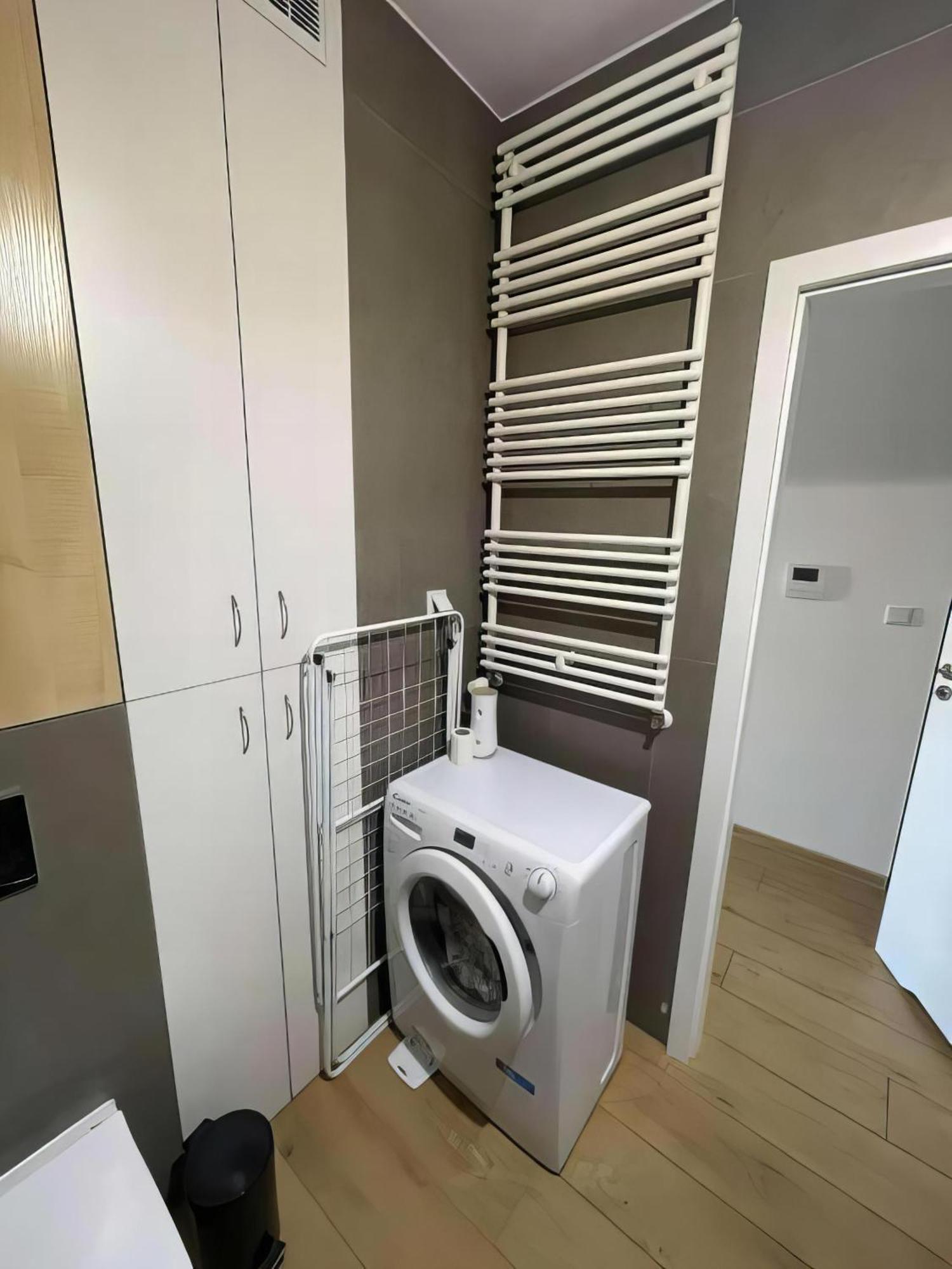 77 Wiktoryn Studio Apartment วอร์ซอ ภายนอก รูปภาพ
